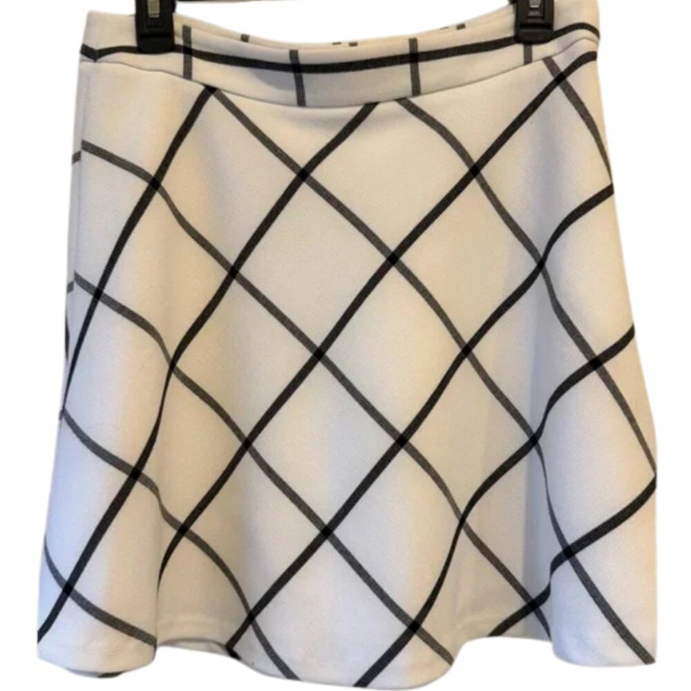 LOFT Outlet White and Black Checkered Skater Skirt | Size 6